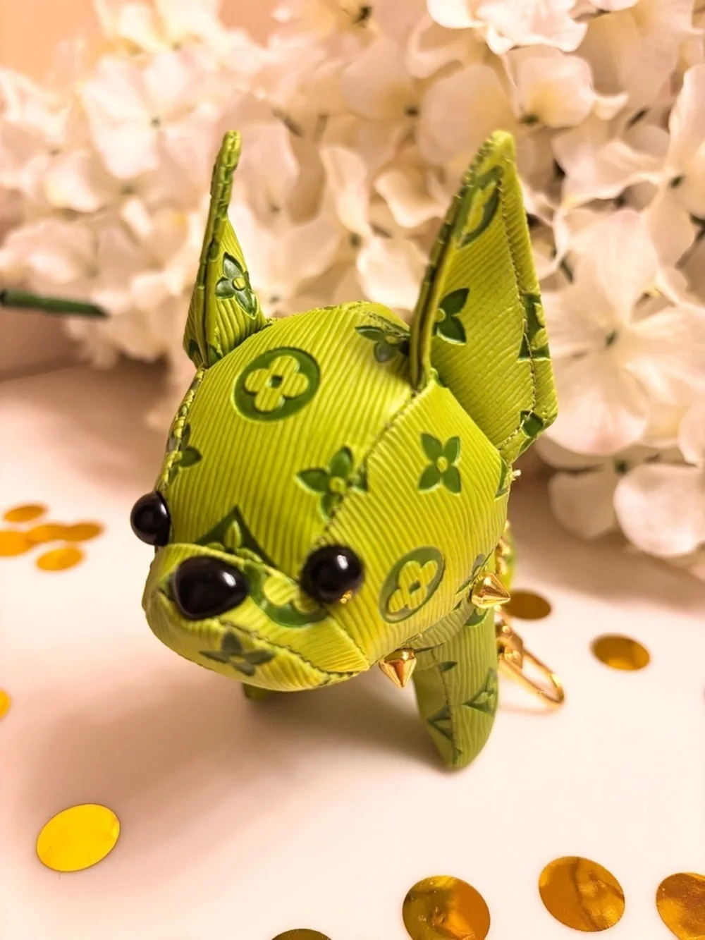 ADORABLE GREEN DOG KEYCHAIN WITH GOLD ACCENTS AND GOLD SPIKED COLLAR NWOT